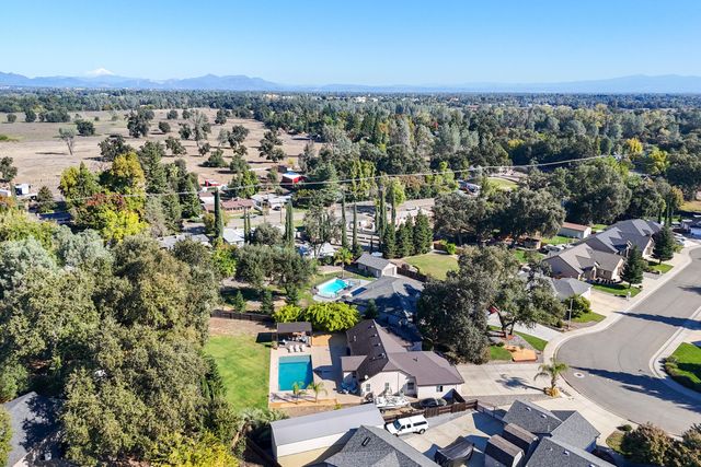 3200 Miramar Way, Redding, CA 96001