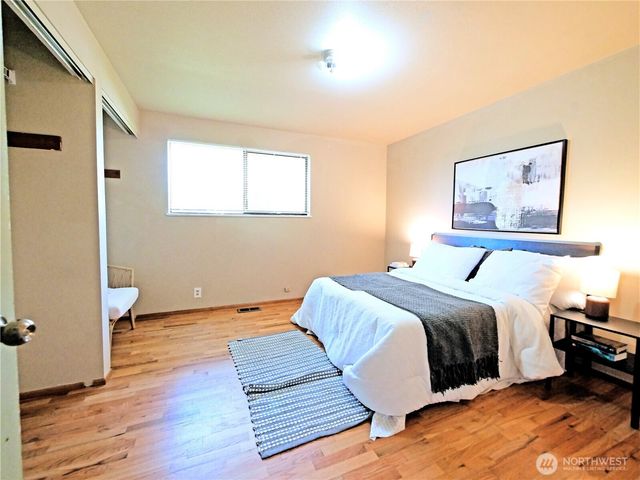 22905 106th Place SE, Kent, WA 98031