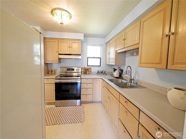 22905 106th Place SE, Kent, WA 98031