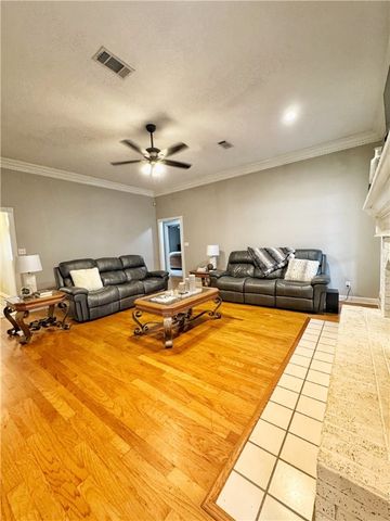 2008 W 8th Street, Russellville, AR 72801