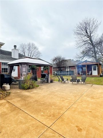 2008 W 8th Street, Russellville, AR 72801