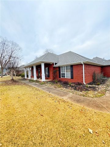 2008 W 8th Street, Russellville, AR 72801