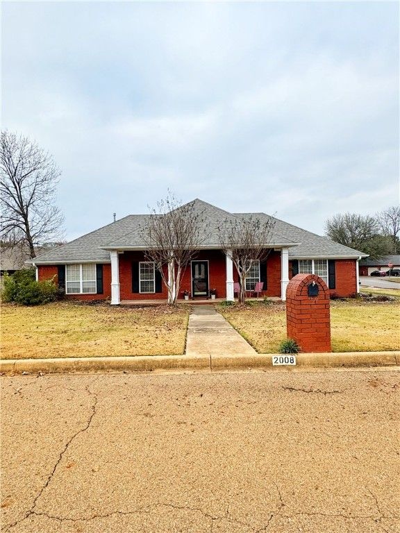 2008 W 8th Street, Russellville, AR 72801
