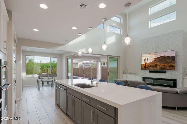 22011 N 34TH Way, Phoenix, AZ 85050