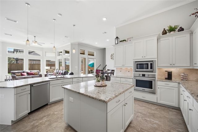 19526 Rockview Ledge Lane, Cypress, TX 77433