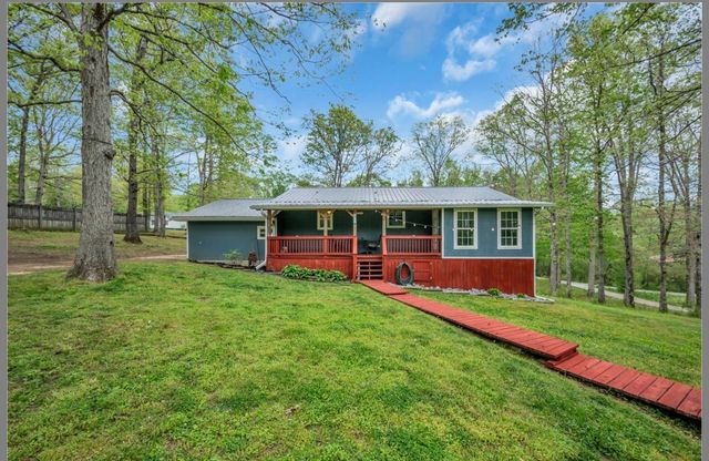 1051 Twin Pine Rd, Dickson, TN 37055