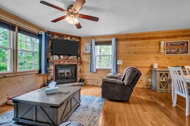 1051 Twin Pine Rd, Dickson, TN 37055