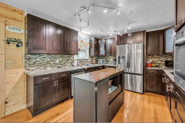 1051 Twin Pine Rd, Dickson, TN 37055