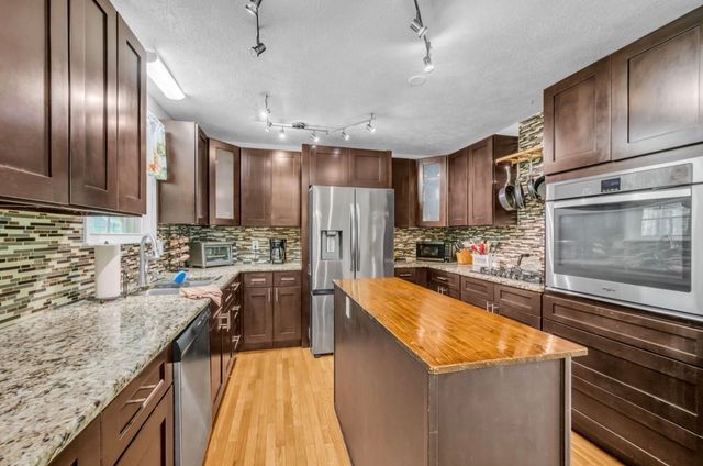 1051 Twin Pine Rd, Dickson, TN 37055