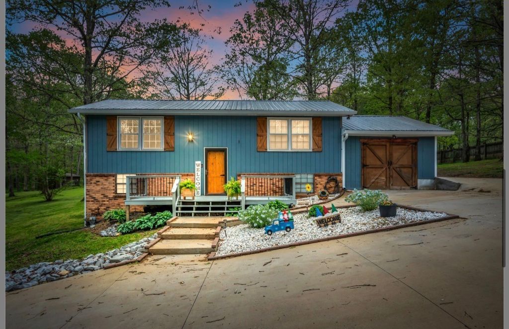 1051 Twin Pine Rd, Dickson, TN 37055