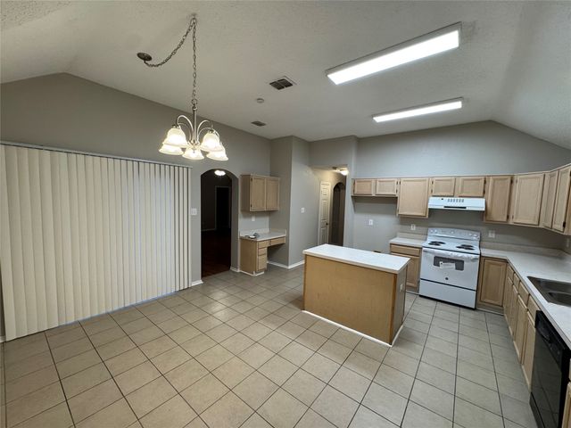 4629 Lincolnshire Drive, Grand Prairie, TX 75052