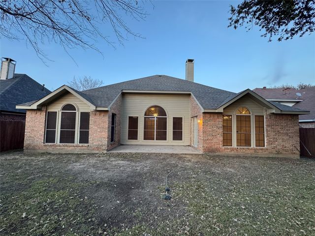 4629 Lincolnshire Drive, Grand Prairie, TX 75052