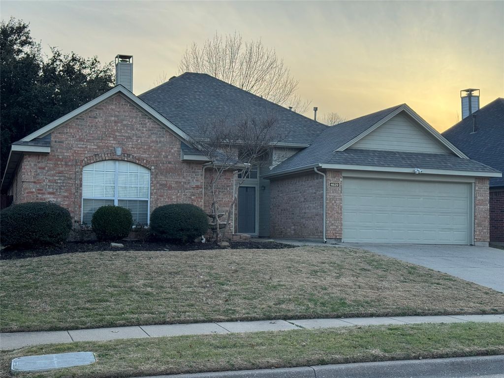 4629 Lincolnshire Drive, Grand Prairie, TX 75052