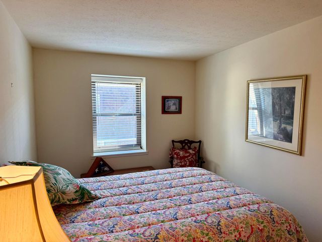 1916 Willoway Circle S, Columbus, OH 43220