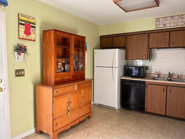 1916 Willoway Circle S, Columbus, OH 43220