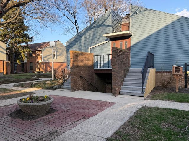 1916 Willoway Circle S, Columbus, OH 43220