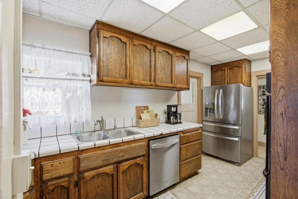 Image 15 of property listing at 10625 Merriman Road, Cupertino, CA 95014