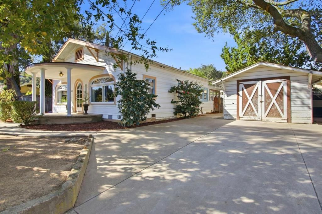 Image 3 of property listing at 10625 Merriman Road, Cupertino, CA 95014
