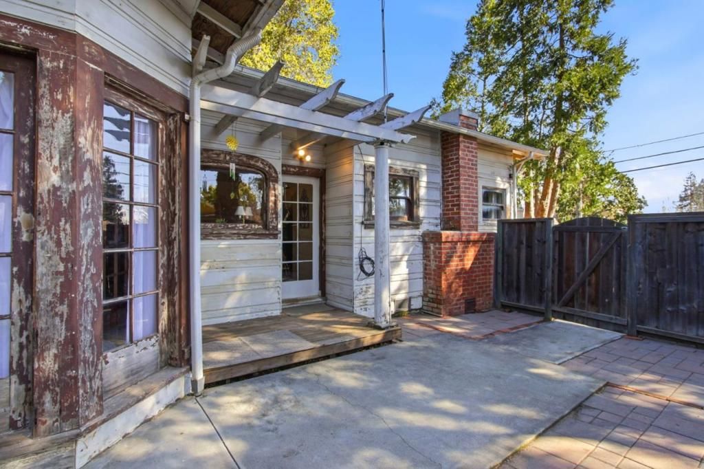 Image 34 of property listing at 10625 Merriman Road, Cupertino, CA 95014