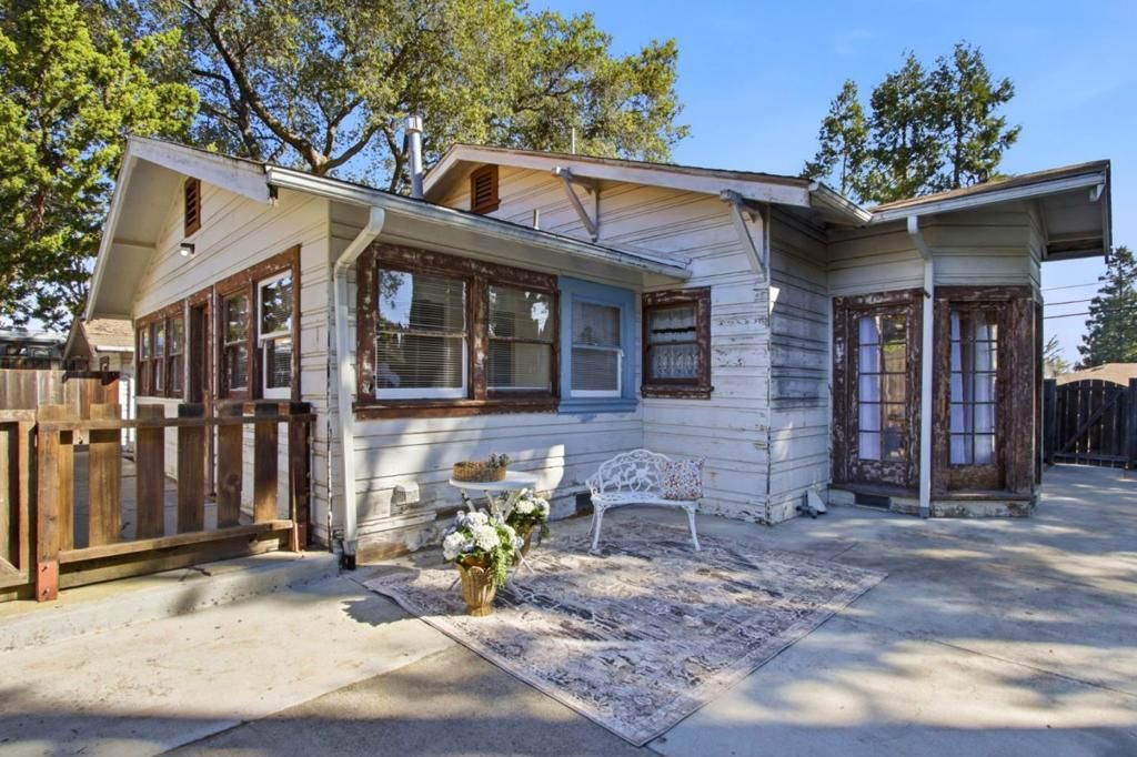 Image 36 of property listing at 10625 Merriman Road, Cupertino, CA 95014