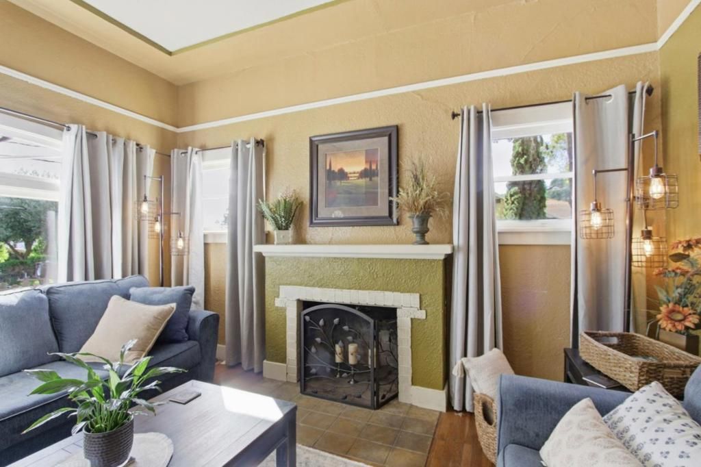 Image 8 of property listing at 10625 Merriman Road, Cupertino, CA 95014