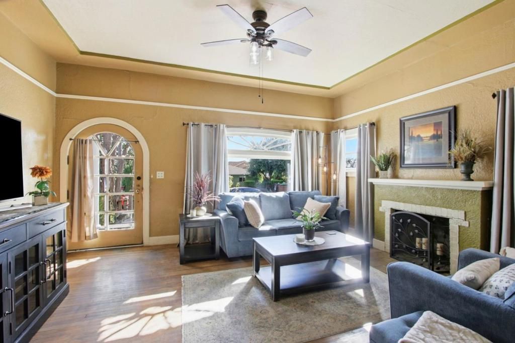 Image 9 of property listing at 10625 Merriman Road, Cupertino, CA 95014