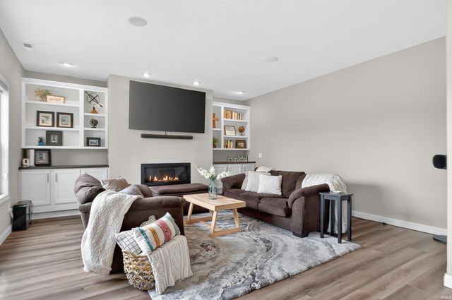 1767 Glen Hollow Drive, Fort Wayne, IN 46814