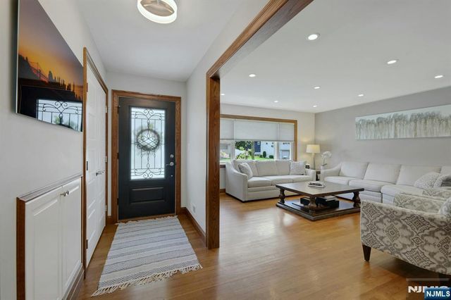 15-10 Mandon Place, Fair Lawn, NJ 07410