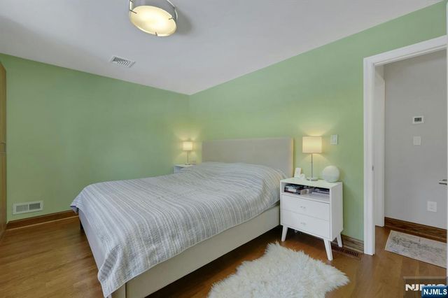 15-10 Mandon Place, Fair Lawn, NJ 07410
