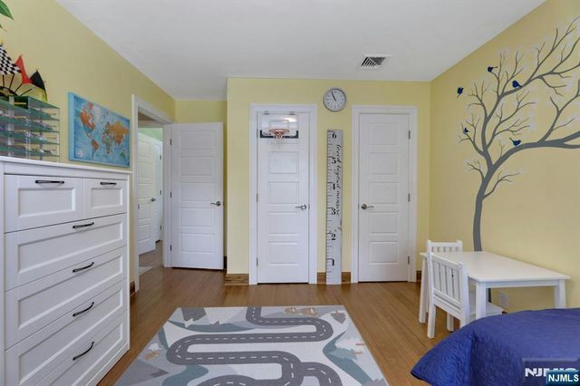 15-10 Mandon Place, Fair Lawn, NJ 07410