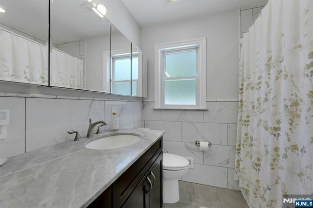 15-10 Mandon Place, Fair Lawn, NJ 07410