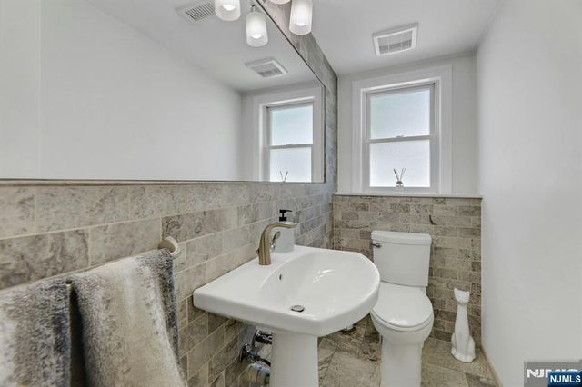 15-10 Mandon Place, Fair Lawn, NJ 07410