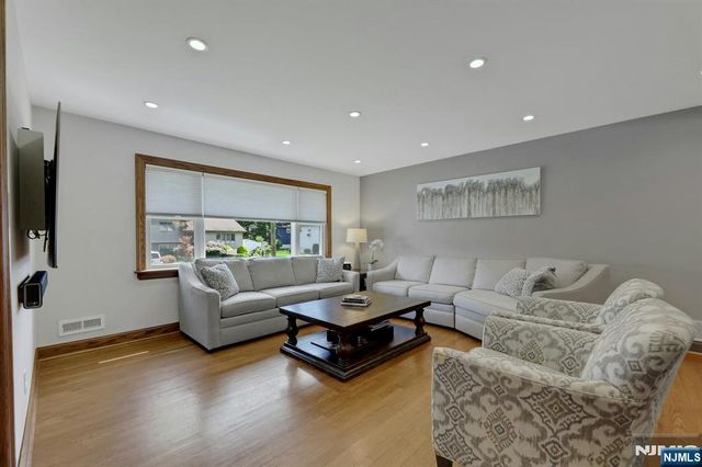 15-10 Mandon Place, Fair Lawn, NJ 07410