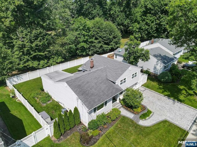 15-10 Mandon Place, Fair Lawn, NJ 07410