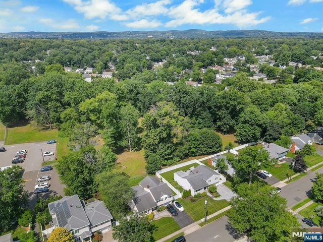 15-10 Mandon Place, Fair Lawn, NJ 07410