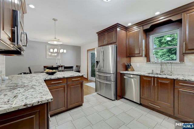 15-10 Mandon Place, Fair Lawn, NJ 07410