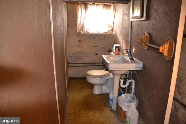 57 LEXINGTON AVE, Lansdowne, PA 19050