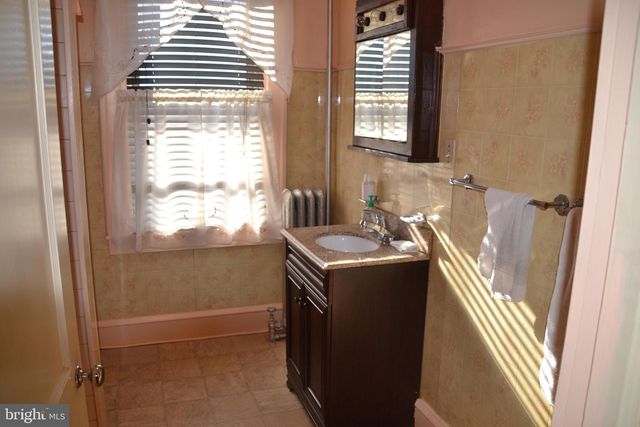 57 LEXINGTON AVE, Lansdowne, PA 19050