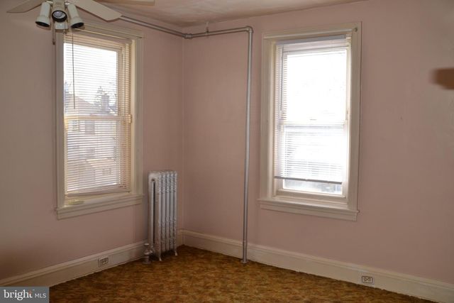 57 LEXINGTON AVE, Lansdowne, PA 19050