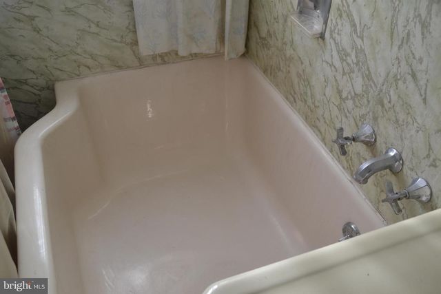 57 LEXINGTON AVE, Lansdowne, PA 19050