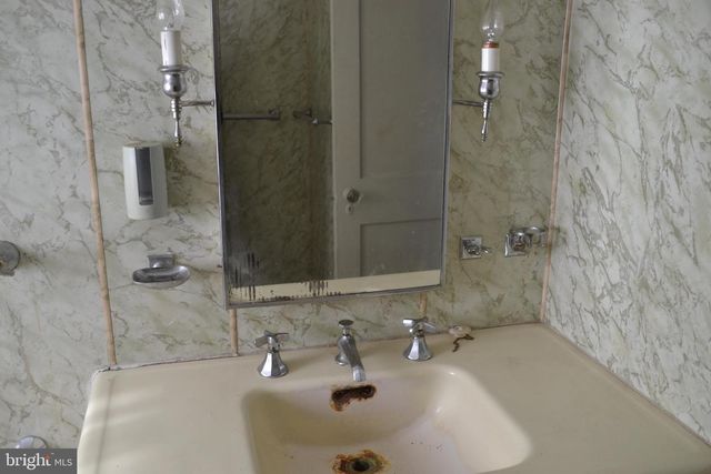 57 LEXINGTON AVE, Lansdowne, PA 19050