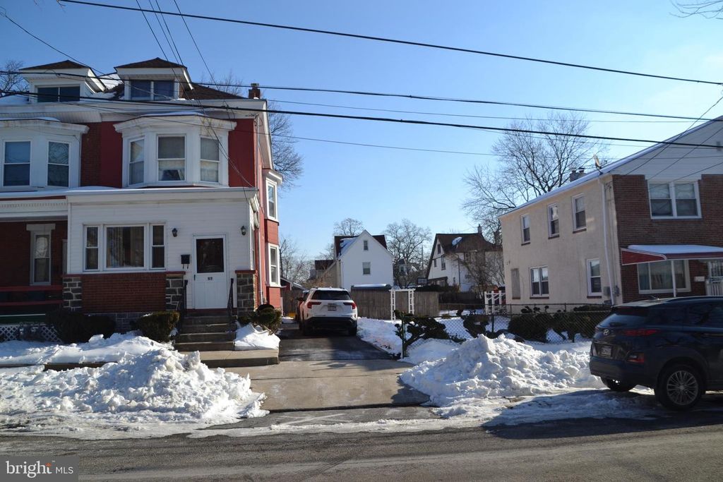 57 LEXINGTON AVE, Lansdowne, PA 19050