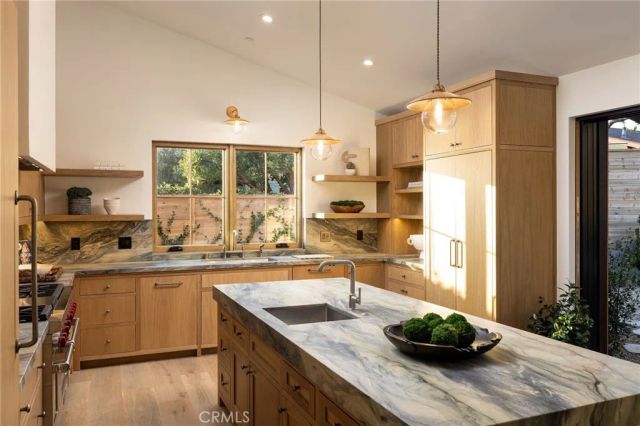 1015 Madison Place, Laguna Beach, CA 92651