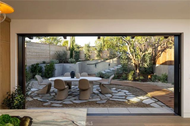 1015 Madison Place, Laguna Beach, CA 92651