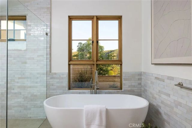 1015 Madison Place, Laguna Beach, CA 92651