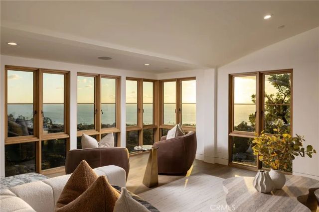 1015 Madison Place, Laguna Beach, CA 92651