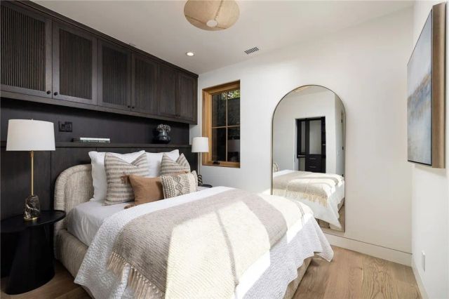 1015 Madison Place, Laguna Beach, CA 92651