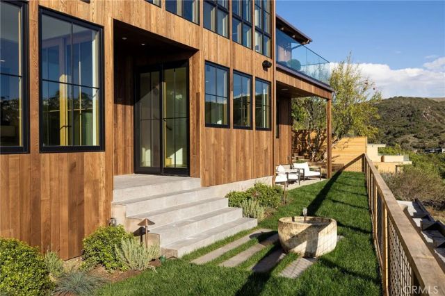 1015 Madison Place, Laguna Beach, CA 92651