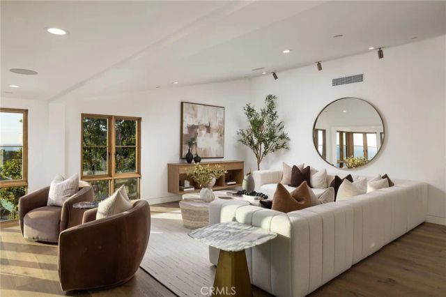 1015 Madison Place, Laguna Beach, CA 92651