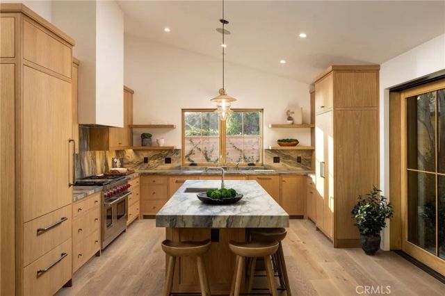 1015 Madison Place, Laguna Beach, CA 92651